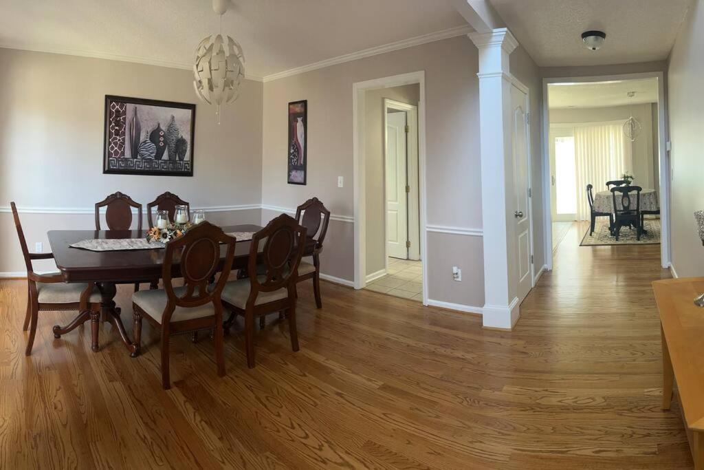 A Spacious And Warm House Fuquay-Varina المظهر الخارجي الصورة